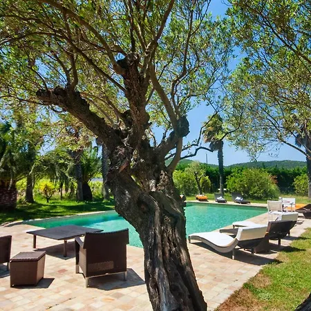 Sleeps 14 Pool Air Con Wifi *